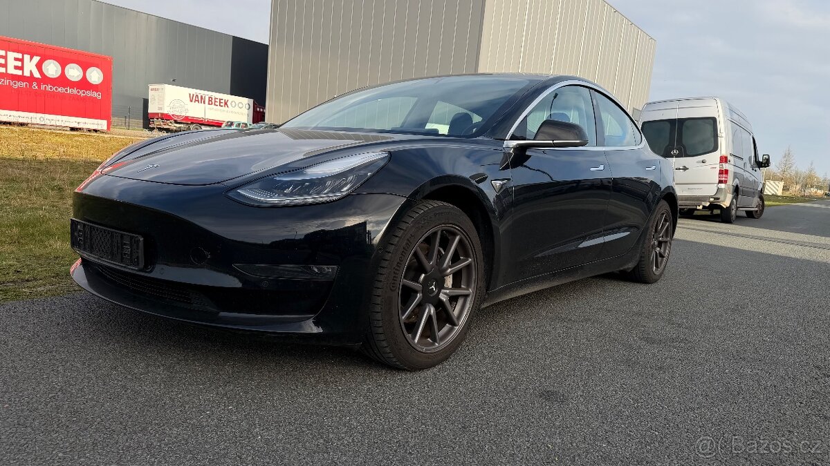 Tesla Model 3, Long Range AWD 75kWh Ojeté, 6/2019, - 3