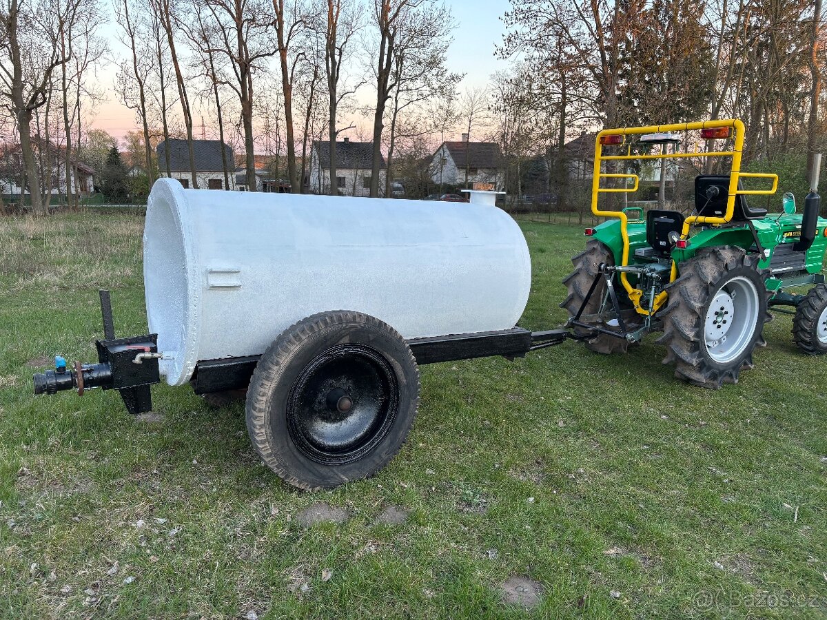Cisterna na vodu za traktor, objem 1500l - 3