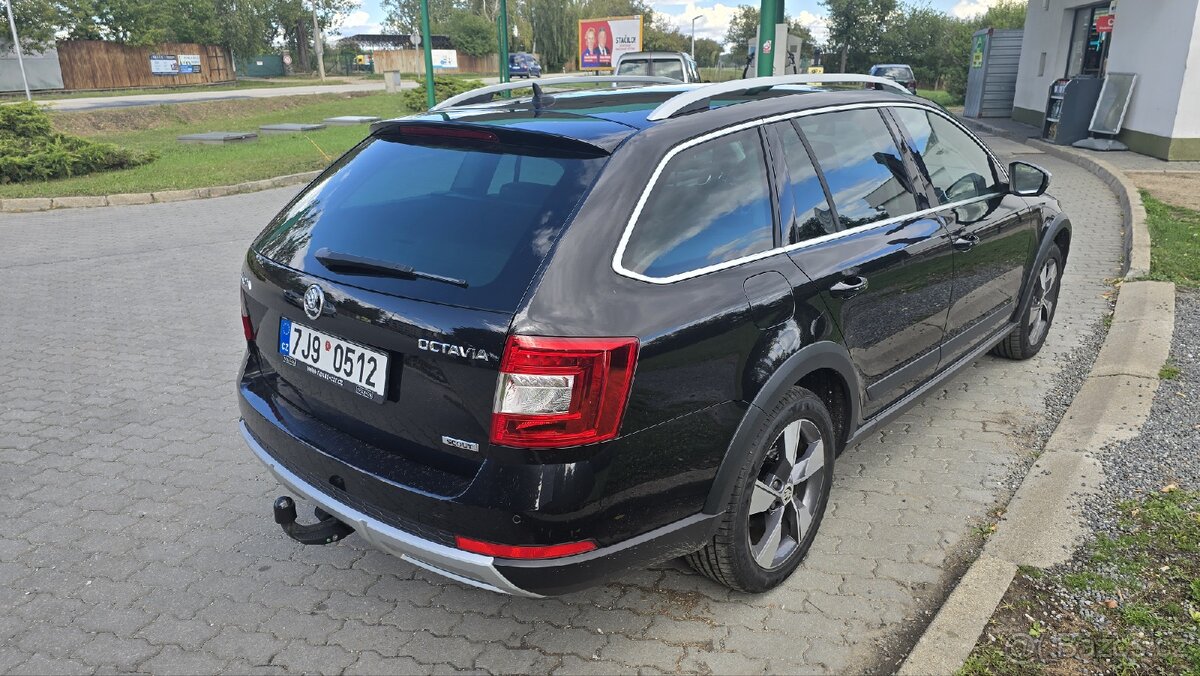 Škoda Octavia Scout 2.0 TDI Manuál - 3