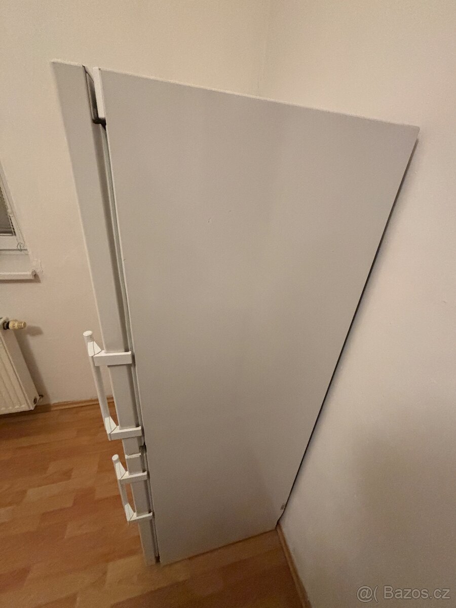 Lednice s mrazákem LIEBHERR - 3