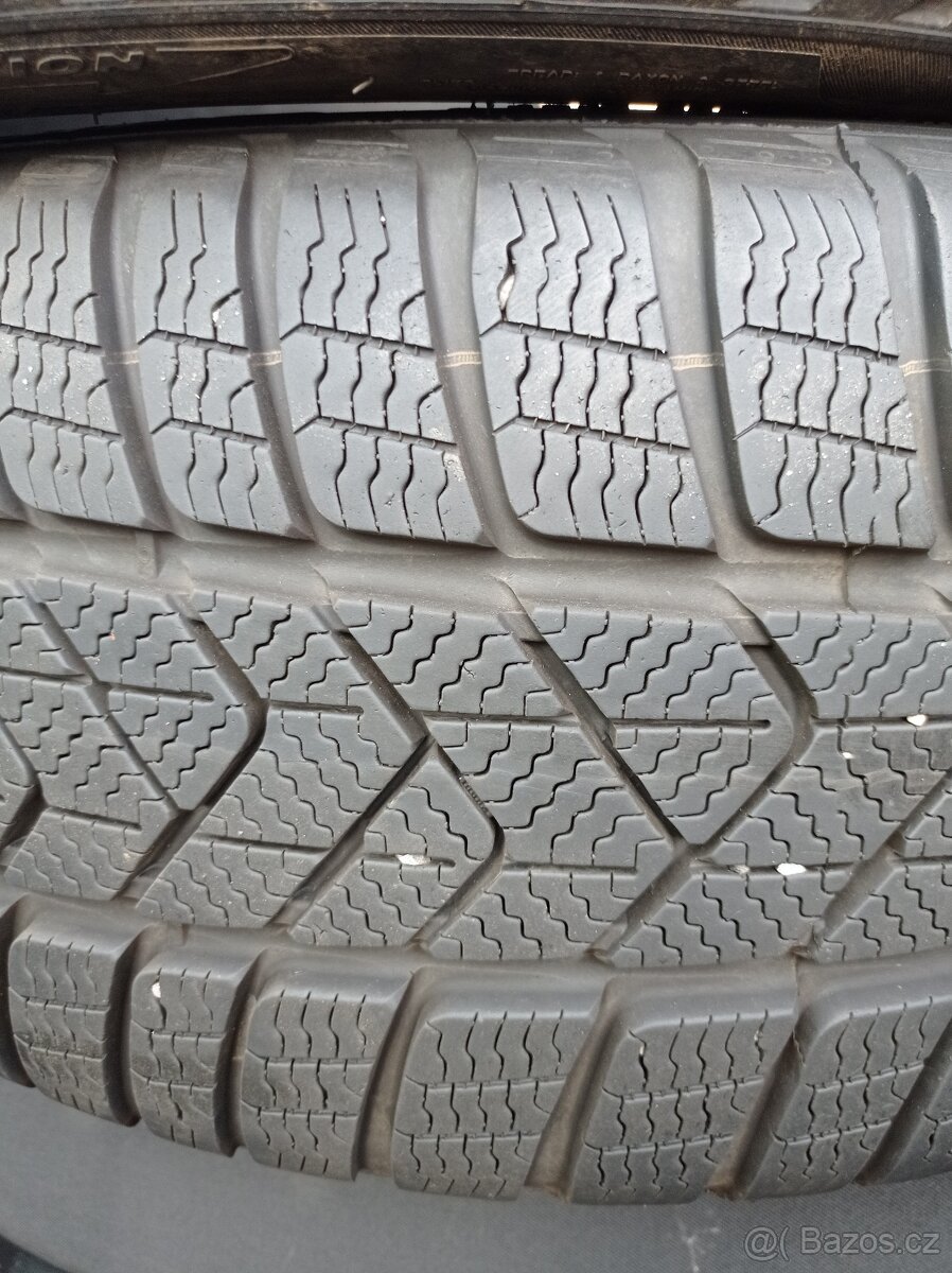 Zánovní zimní pneu PIRELLI WINTER SottoZero 205/40/18, - 3
