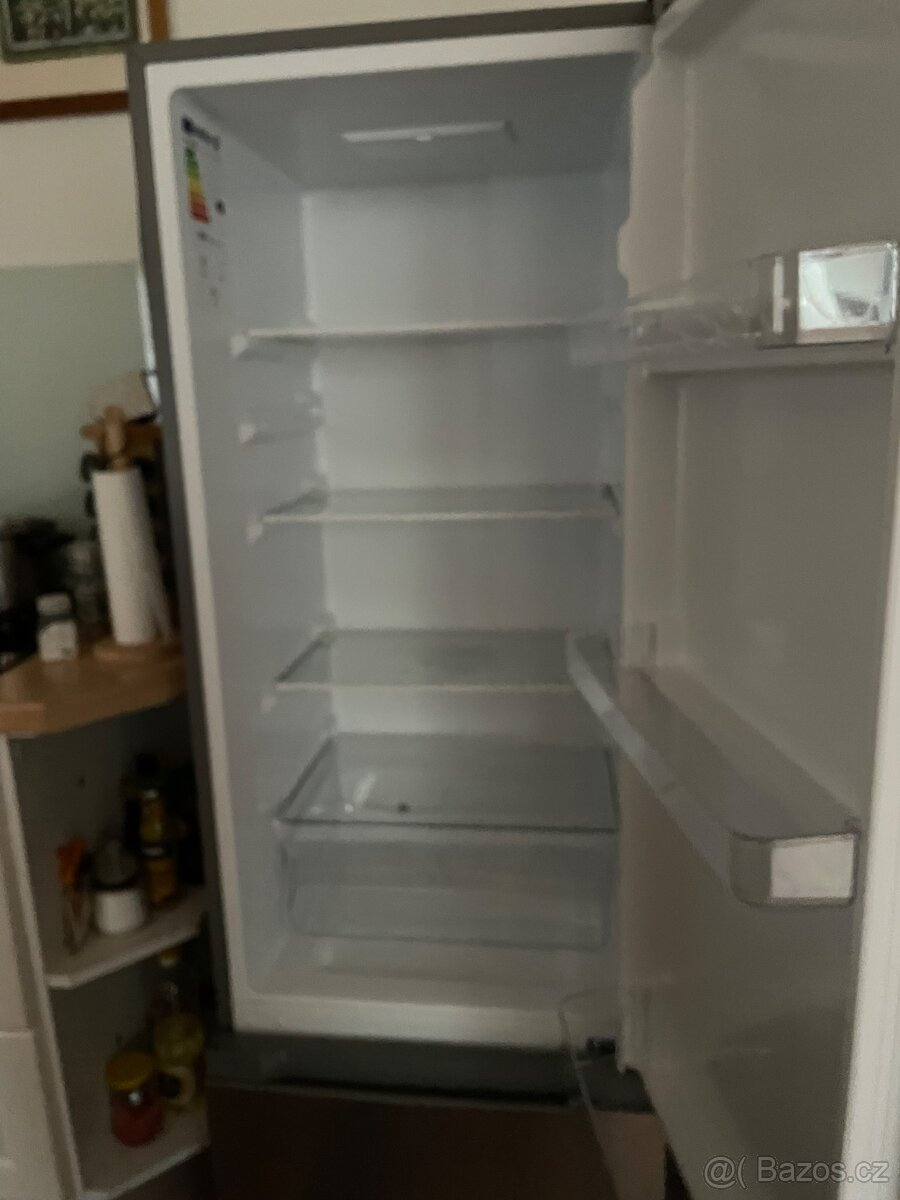 Nova lednice s mrazakem dole - 3