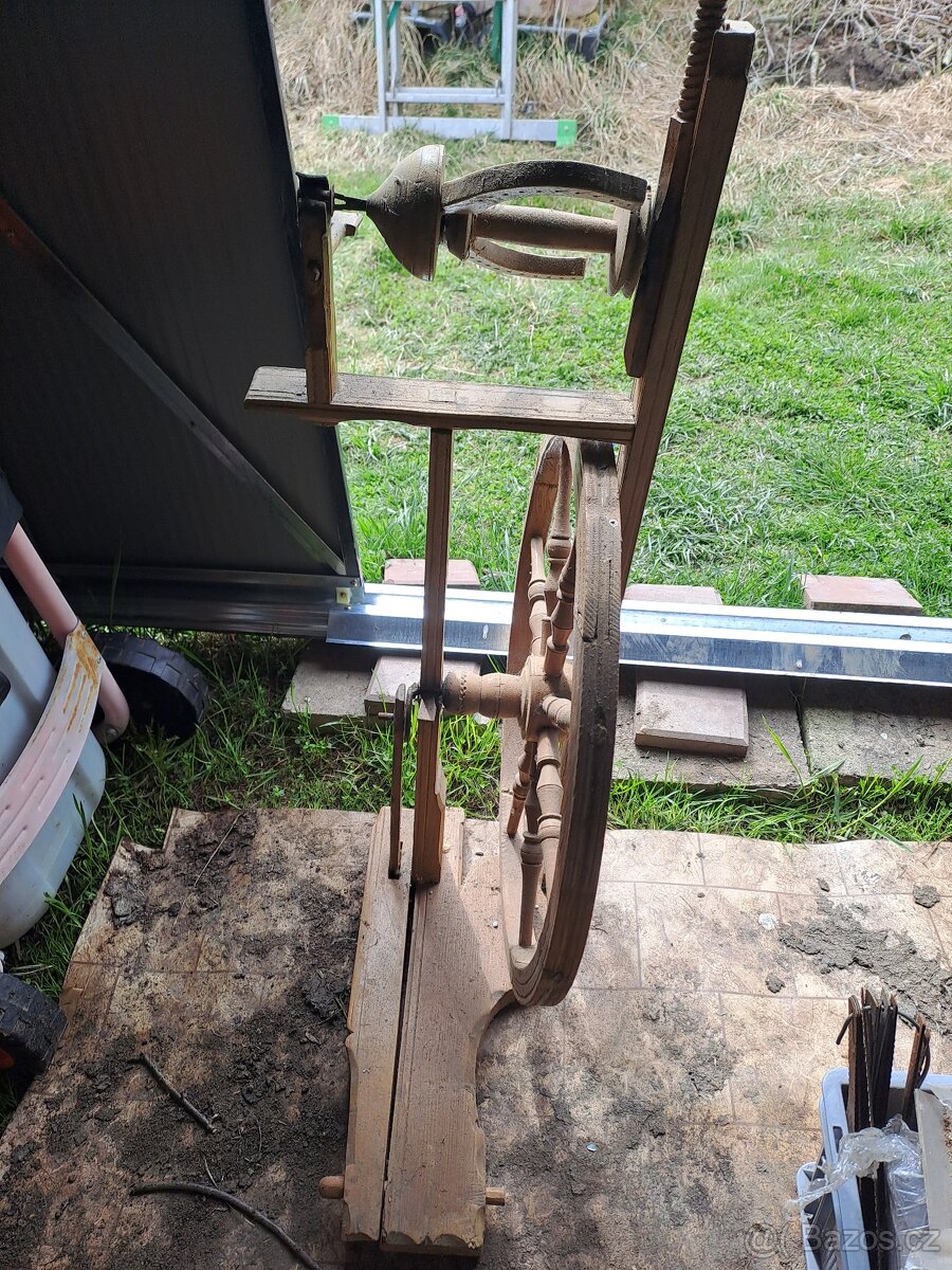 Dřevěný kolovrátek - 3