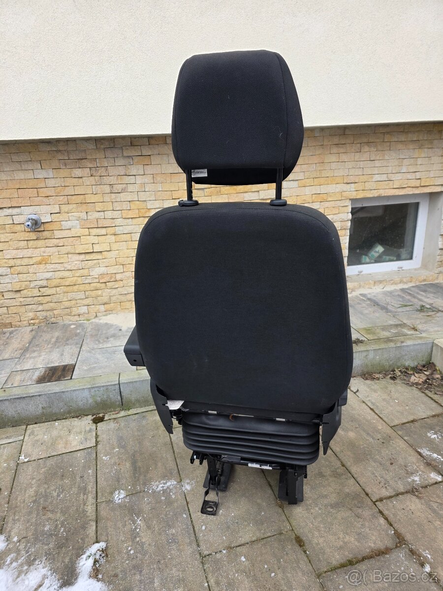 Sedadlo spolujezdce Iveco Daily odpružené - 3