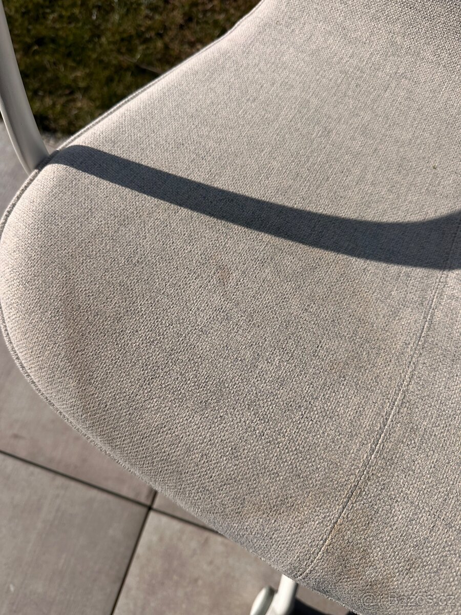 Otočná kancelářská židle Ikea Langfjall - 3