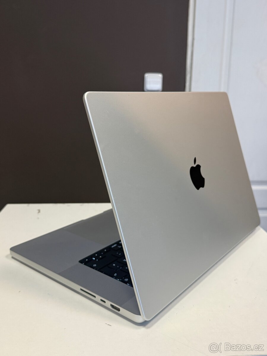 MacBook M1 PRO 16” M1 PRO - 3