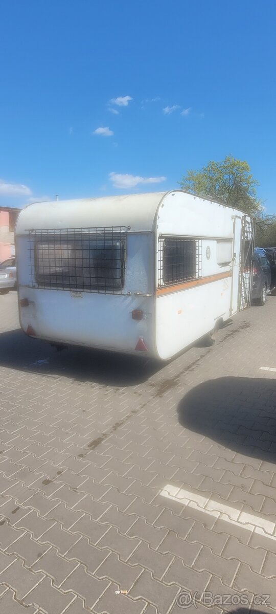 Karavan na pevné stání - 3