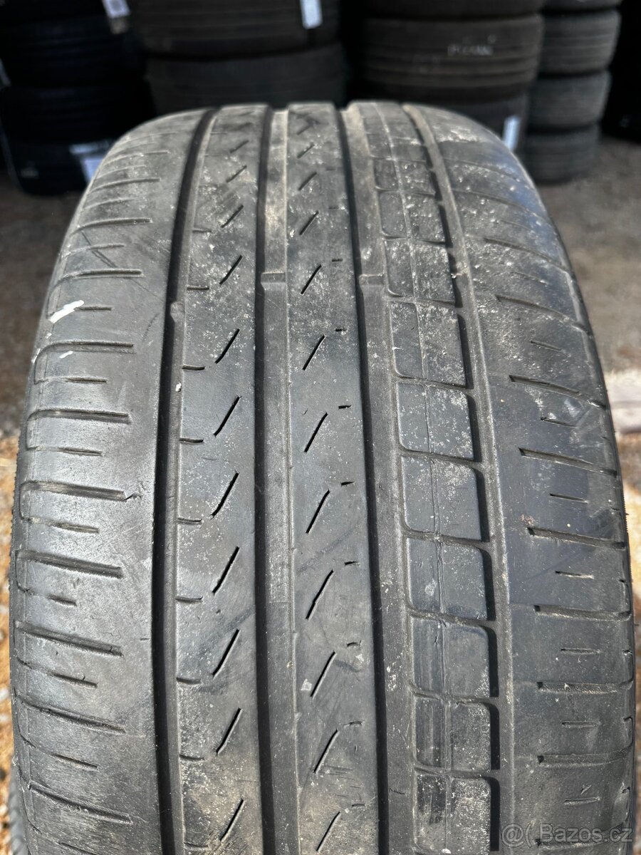Pneu 235/40 r19 - 3
