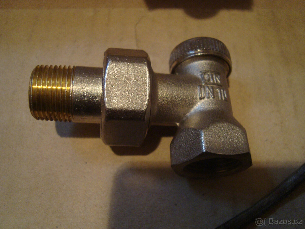 Radiátorové šroubení uzavíratelné přímé i rohové 3/8" - 3