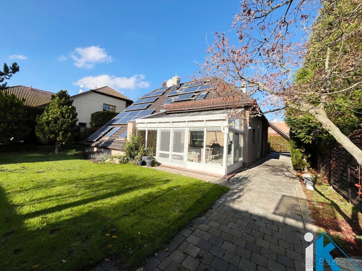 Vybavený rodinný dům 5+1 - 3