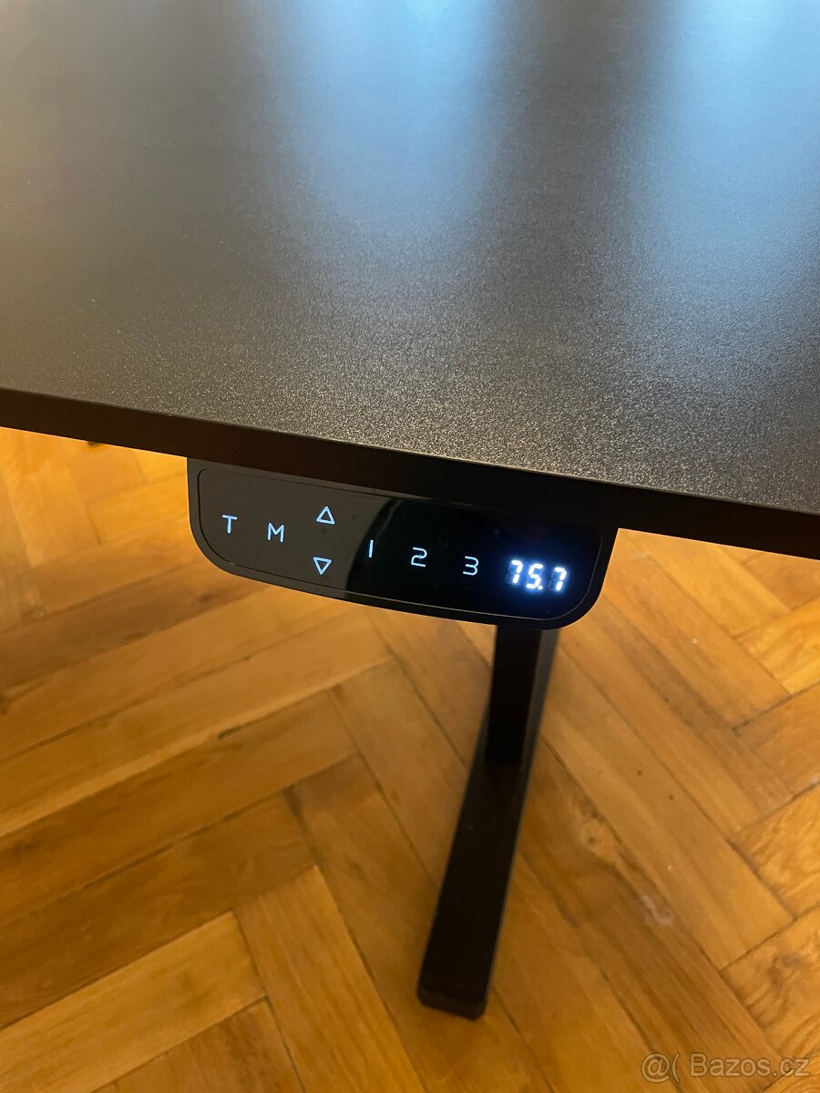 AlzaErgo výškově nastavitelný stůl 140×70cm - Málo používaný - 3