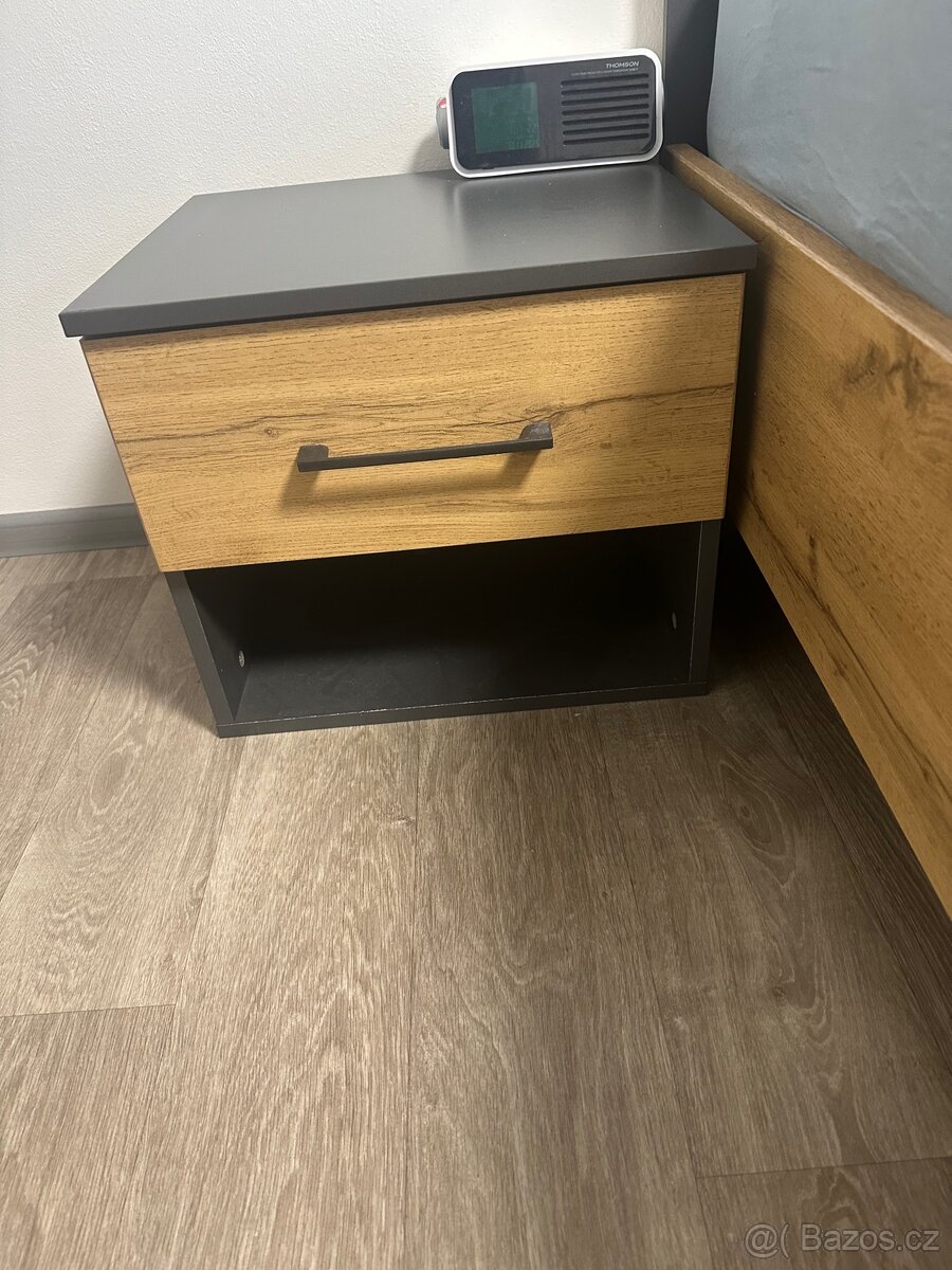 Rám postele s roštem a noční stolky - 3