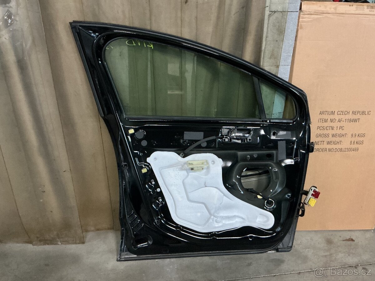 Peugeot 5008 - levé přední + zadní dveře. KTVD - 3