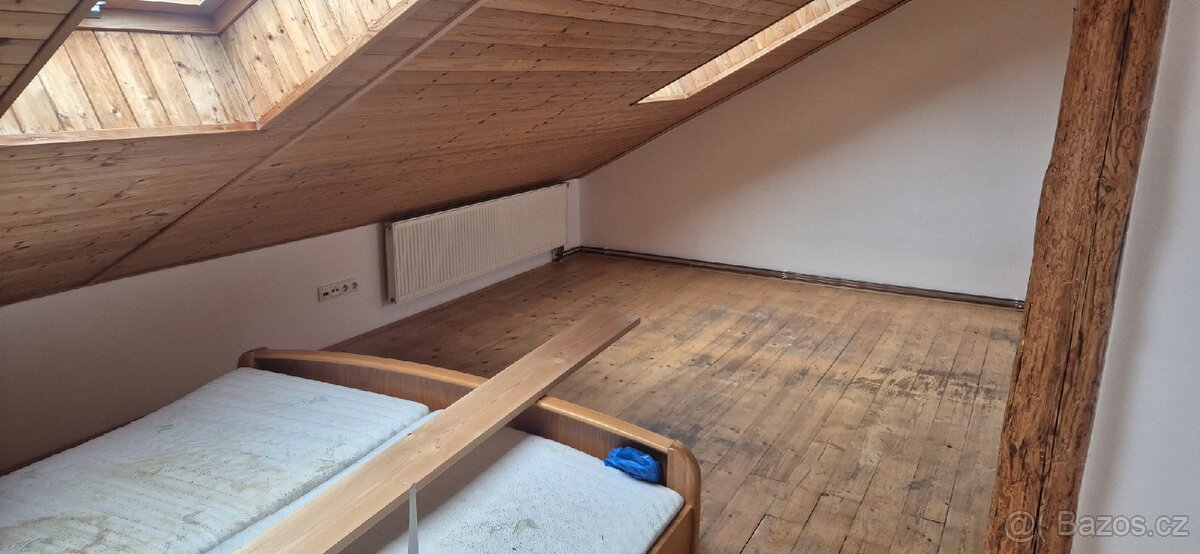 Pronájem bytu v podkroví U Výstaviště - 3