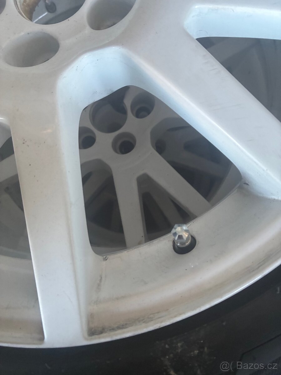 Prodám kola z octavie rs spidery r17 - 3