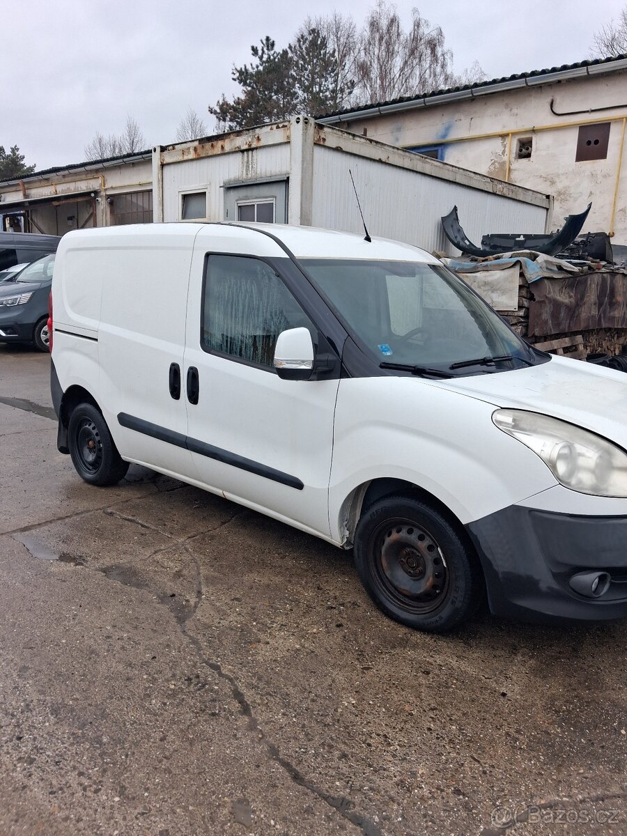 Fiat Doblo 1.6 Jtd 77kw rok 2012 dily - 3