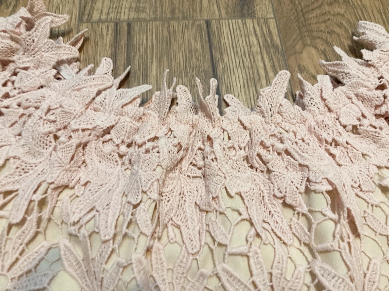 Meruňkové krajkové šaty (vel. 34/36) - 3