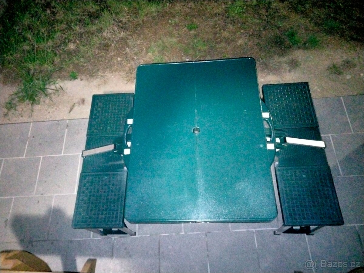 Prodám skládací kempinkový stůl - 3