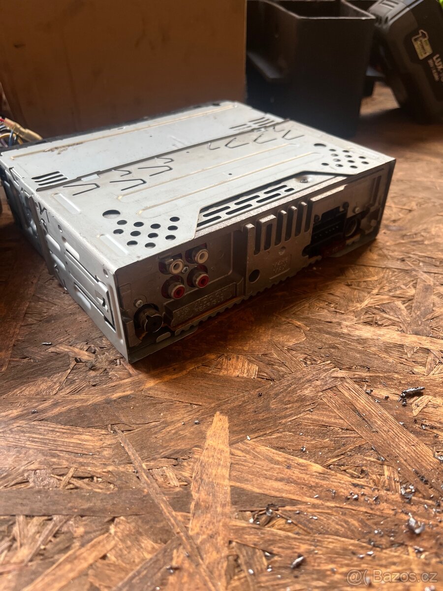 Rádio+prihradka - 3