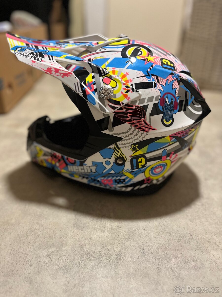 Hecht-Enduro helma