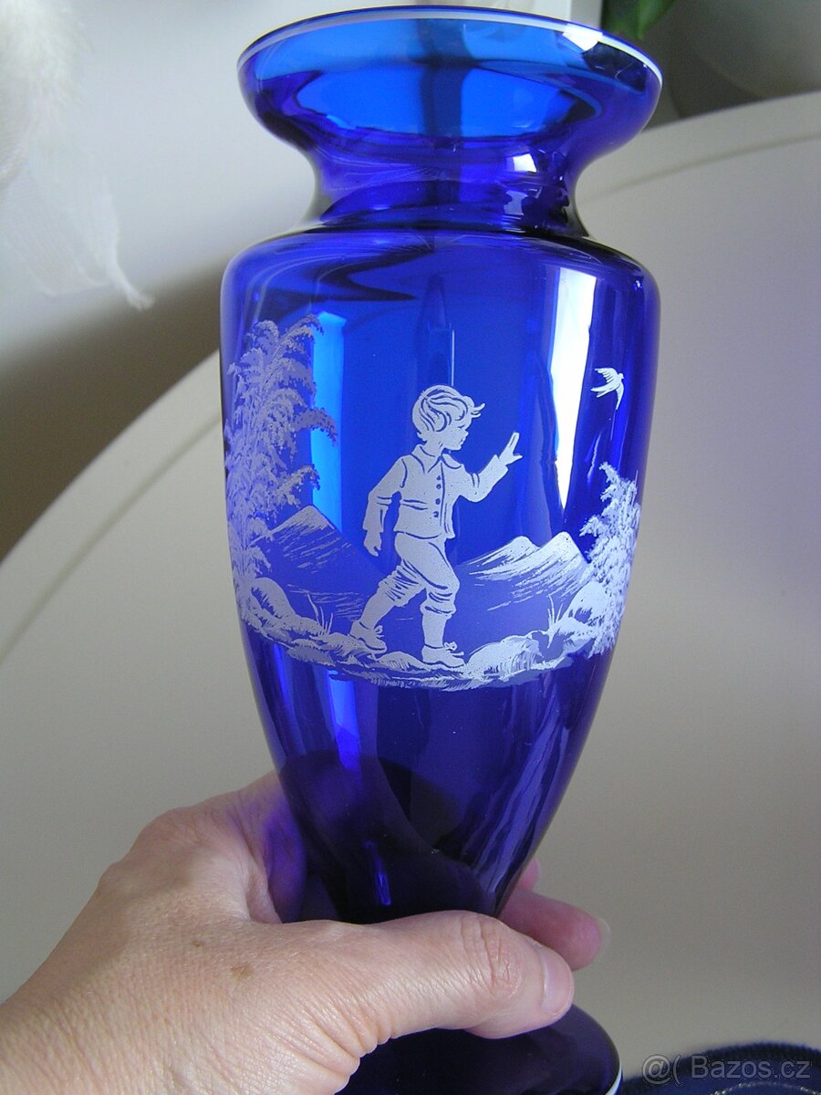 váza z modrého skla - 3