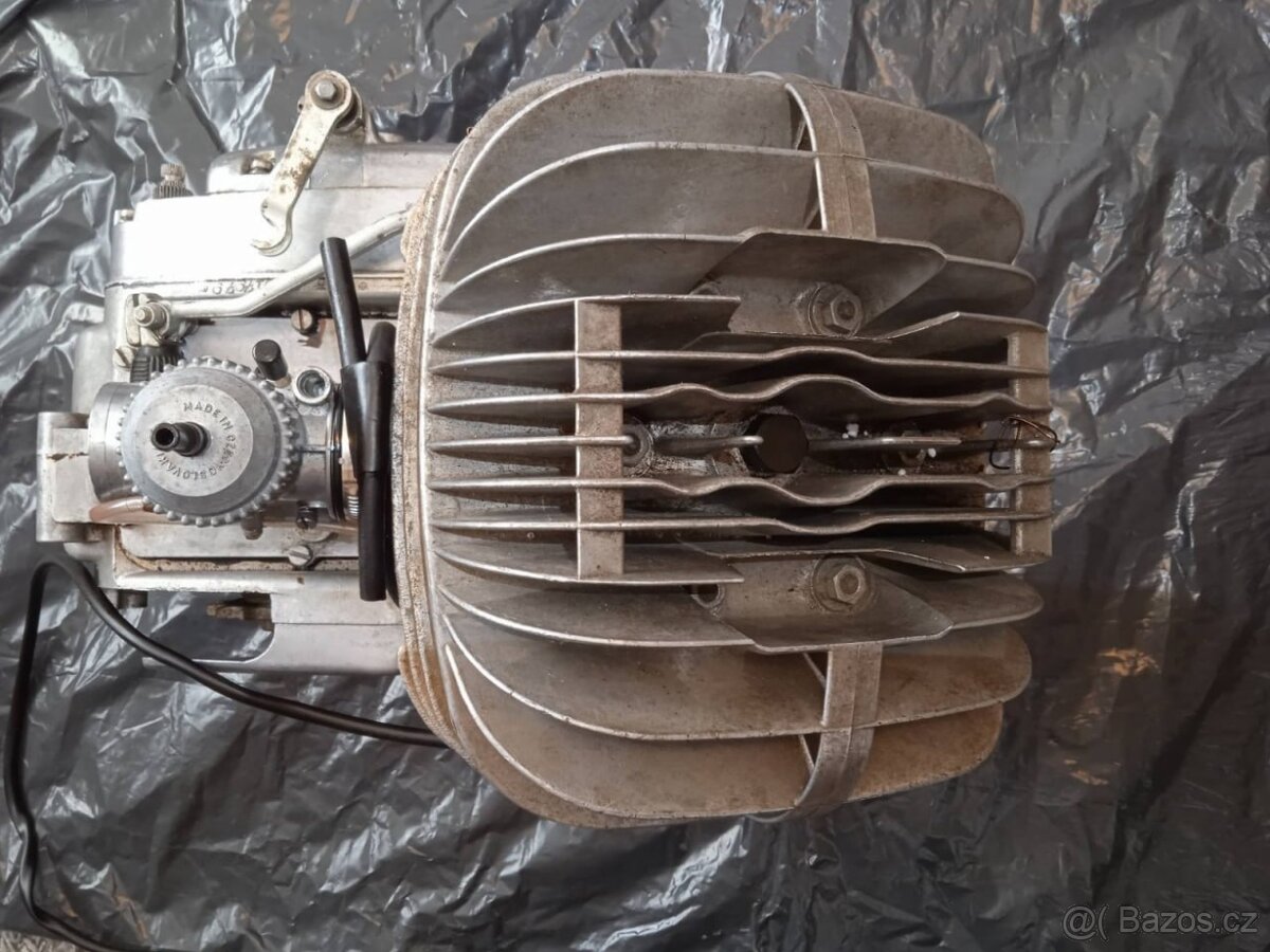 Motor ČZ 513, 250 - nový, kompletní, originál, kross - 3