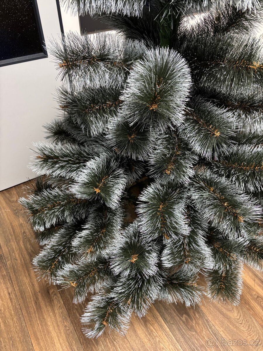 Umělý vánoční stromek - 3