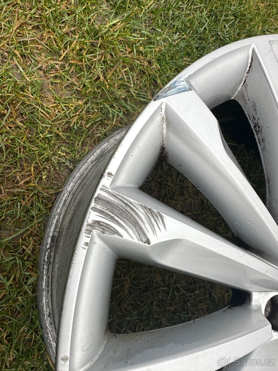 Originální litý disk Škoda Trinity 19" - 3