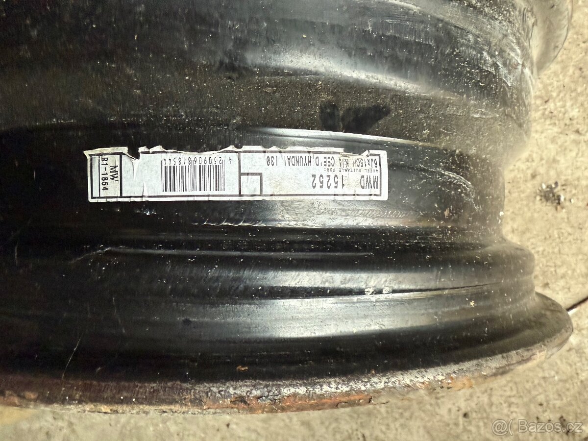 Ocelove rafky Hyundai i 30 15” - 3