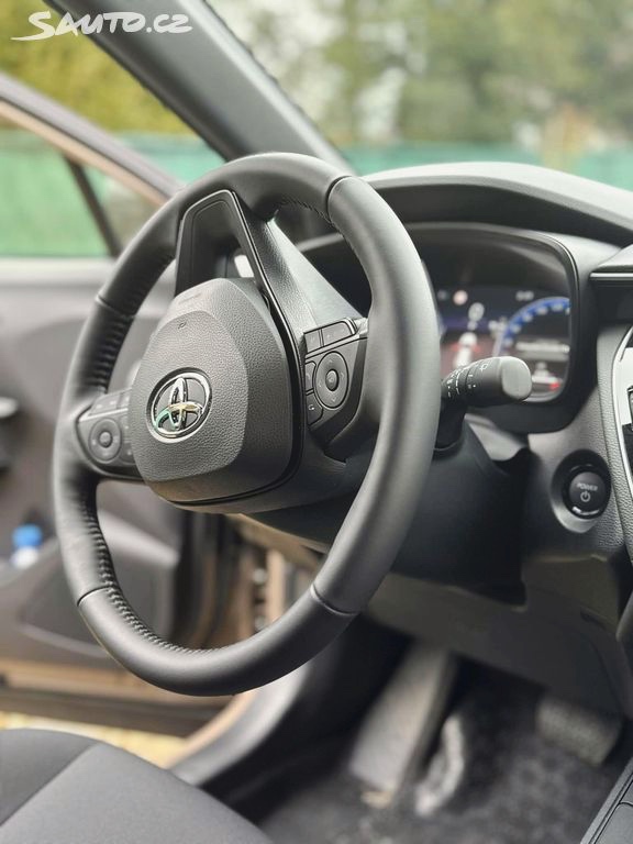 Nová Toyota Corolla Cross 1.8 Hybrid - 3