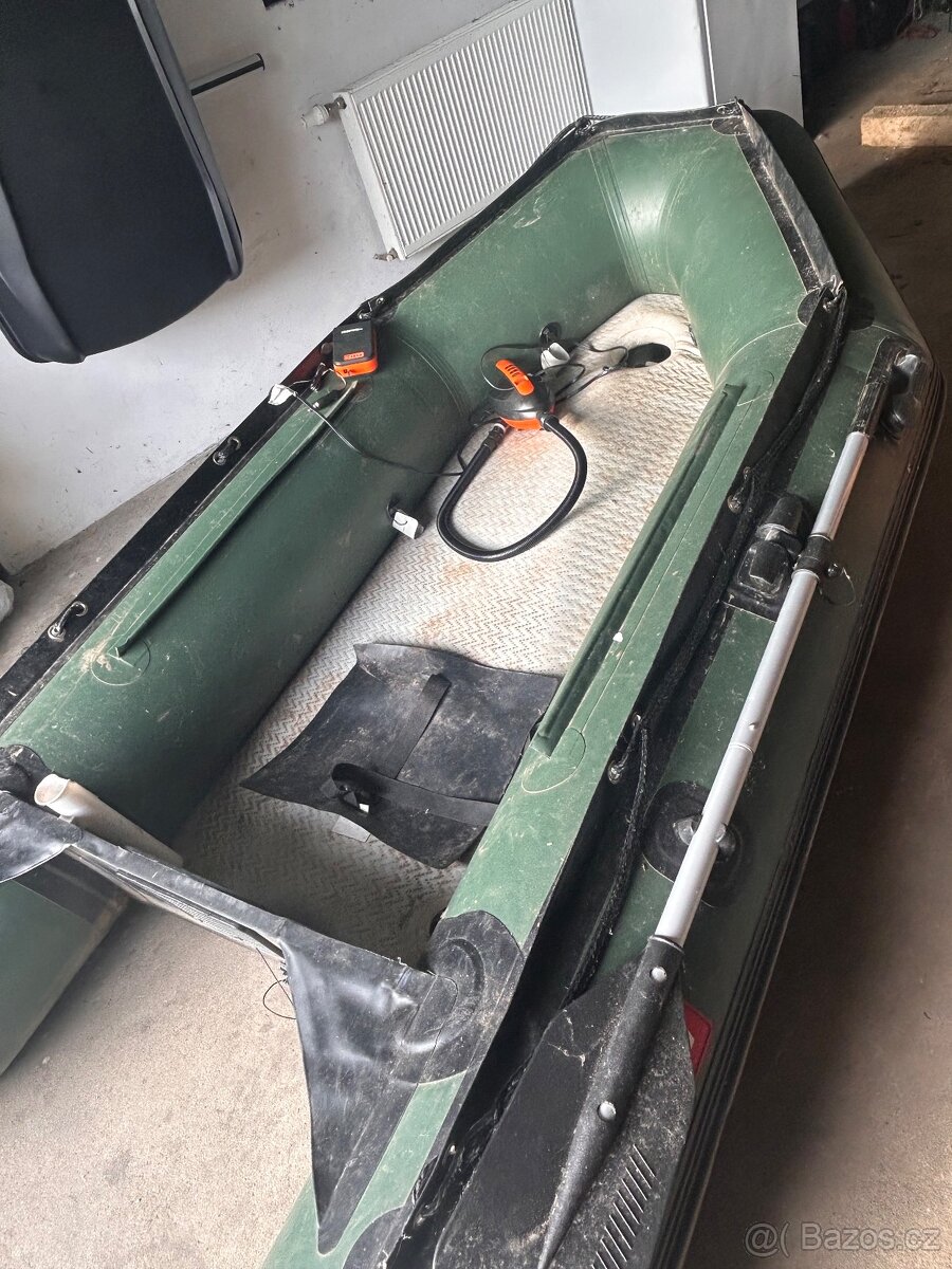 Nafukovací člun Boat 007 s přísl. SLEVA - 3