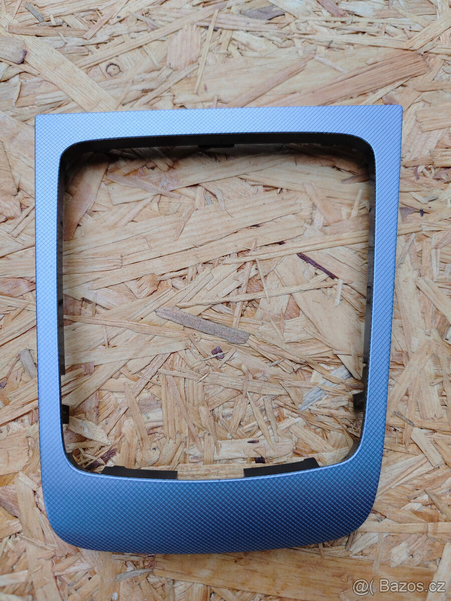 škoda Octávia II-střed.tunel,zrcátko,náh.díly - 3