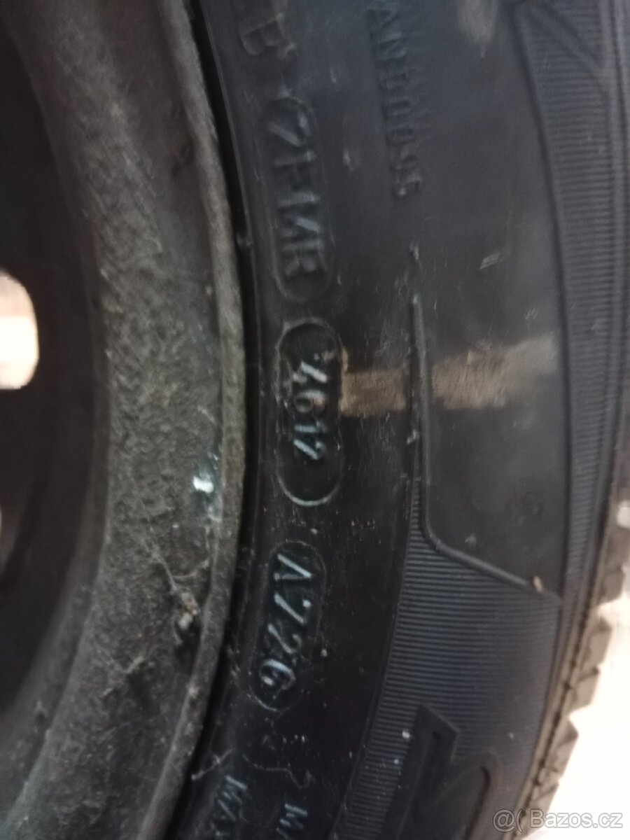 Sada zimních pneumatik Dunlop 195/60R15 s disky - 3