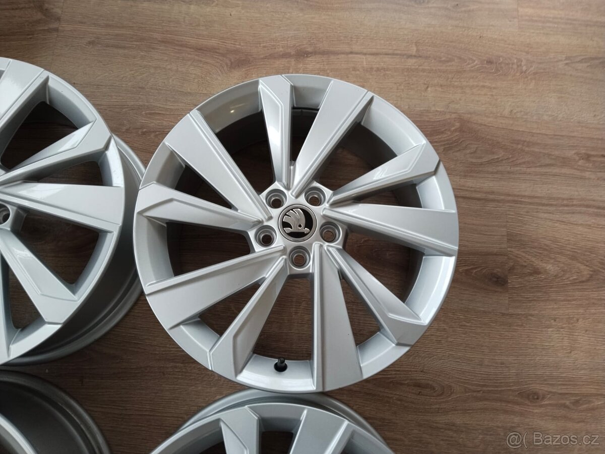 Prodám Nová Alu kola 5x100 R17 RIEGEL - Škoda Fabia IV - 3