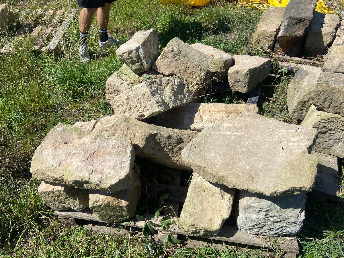 Prodám pískovec - schody, bloky, kvádry, dlaždice, šlapáky - 3