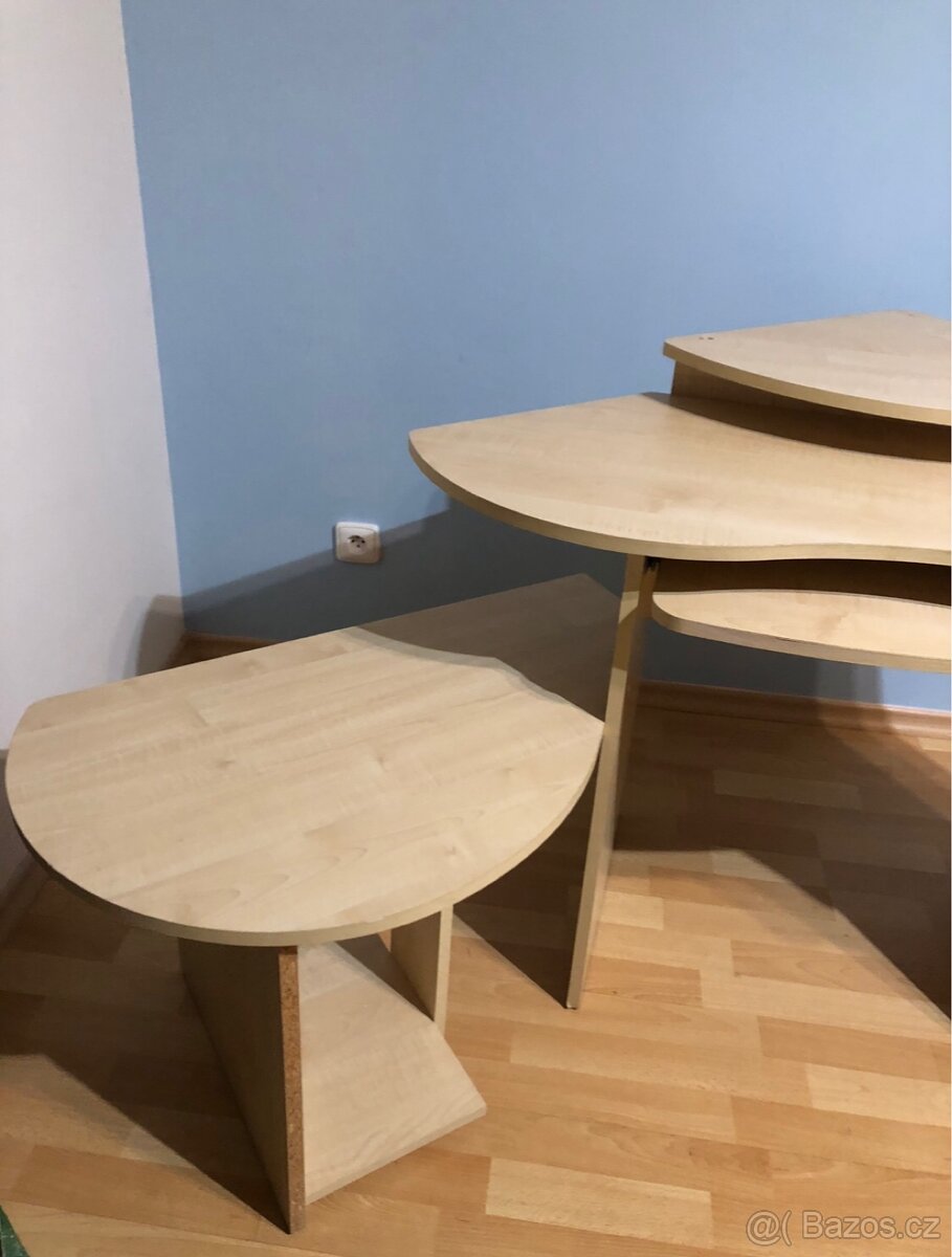 Rohovky stůl - 3