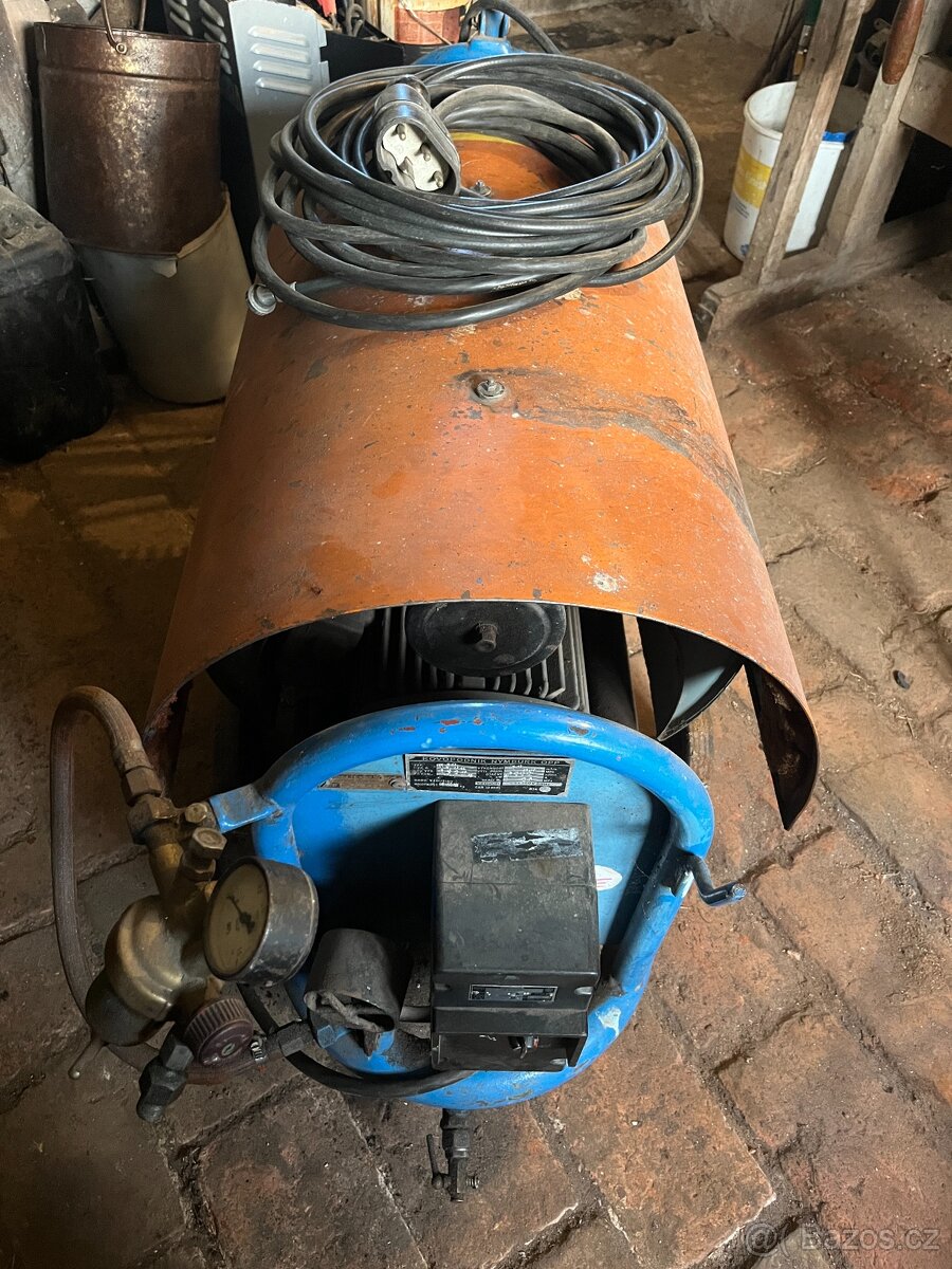 Kompresor dvoupístový, Kovopodnik Nymburk, typ K12 - 3