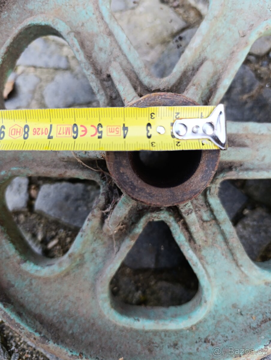 Stará litinová kola - 3