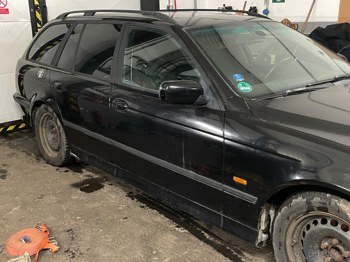 Bmw e39 523i Touring Náhradní díly - 3