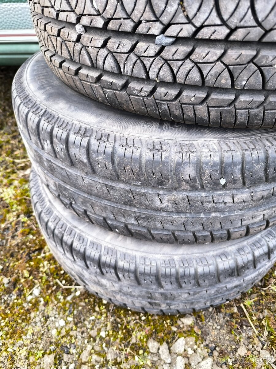 Pneu Vivaro, Traffic - 3