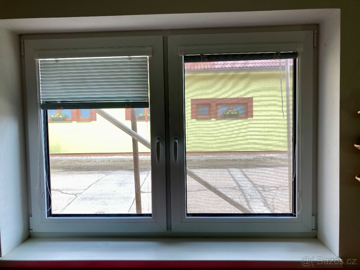 Dvě plastová okna, trojskla - 3