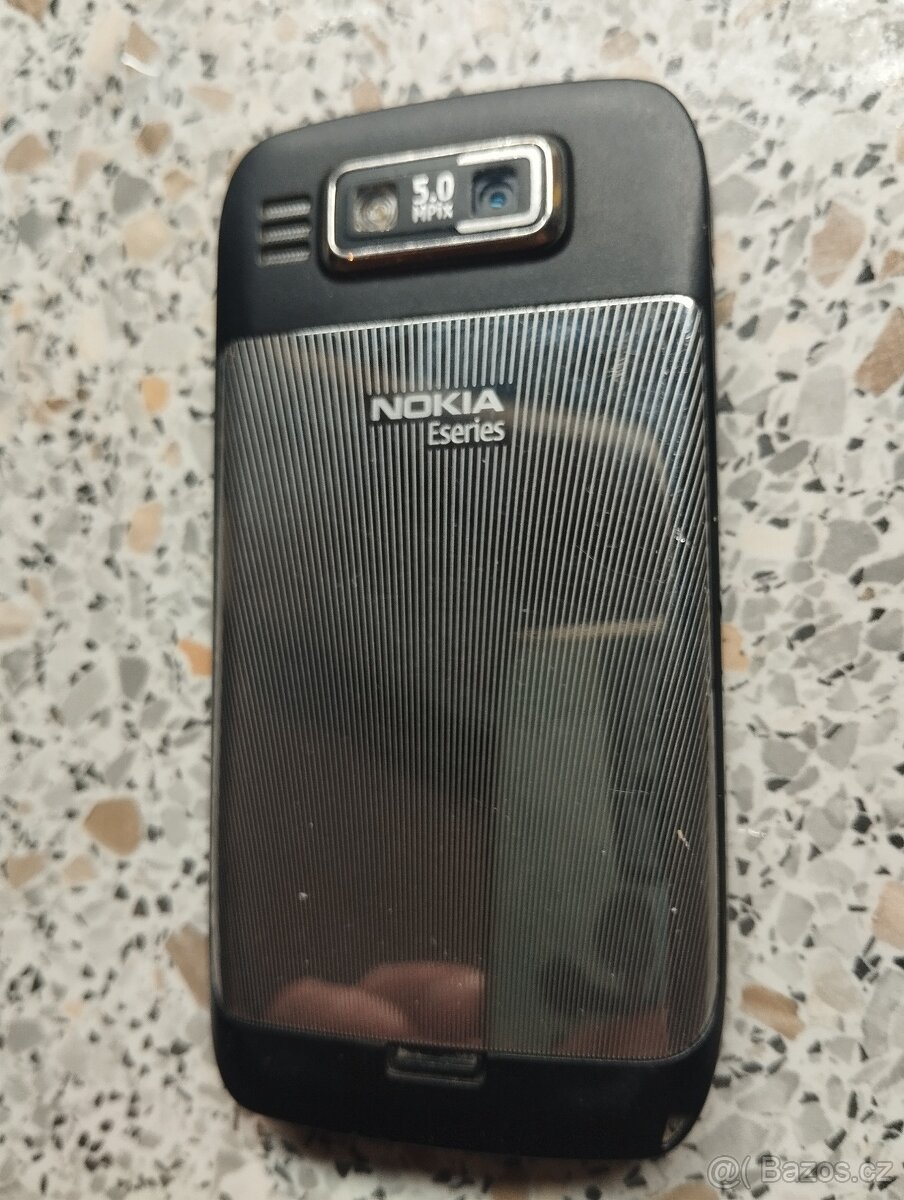 Nokia E72 - 3