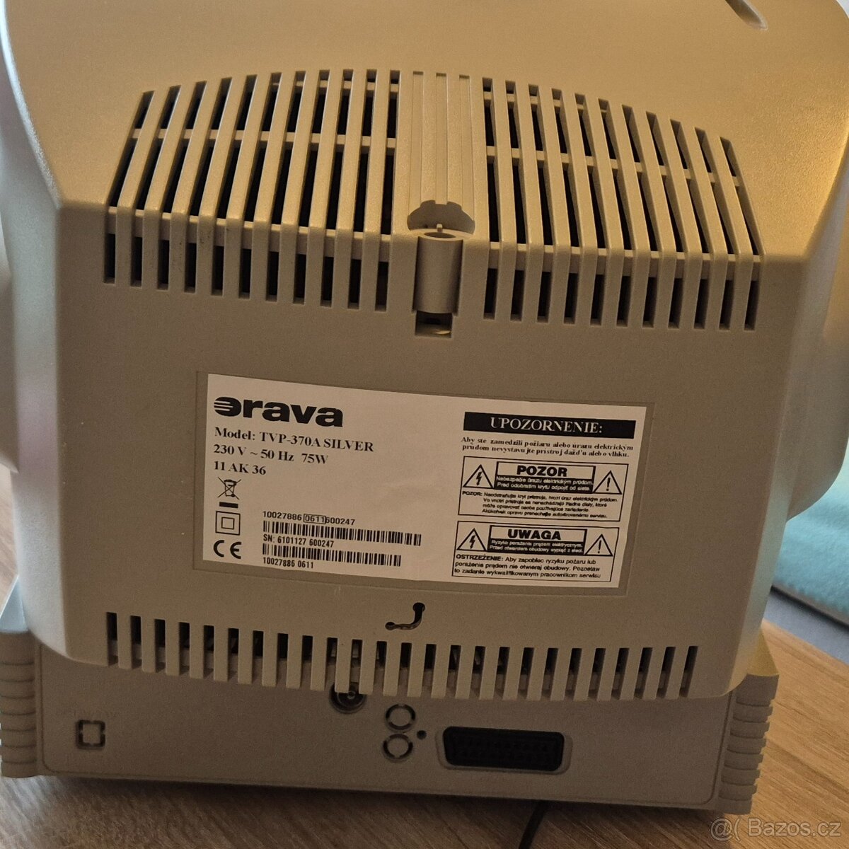 Funkční retro barevný televizor Orava 370A - 3