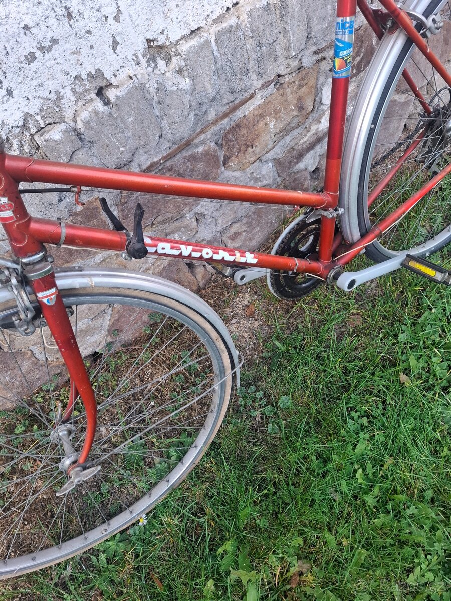 Červené kolo favorit - 3