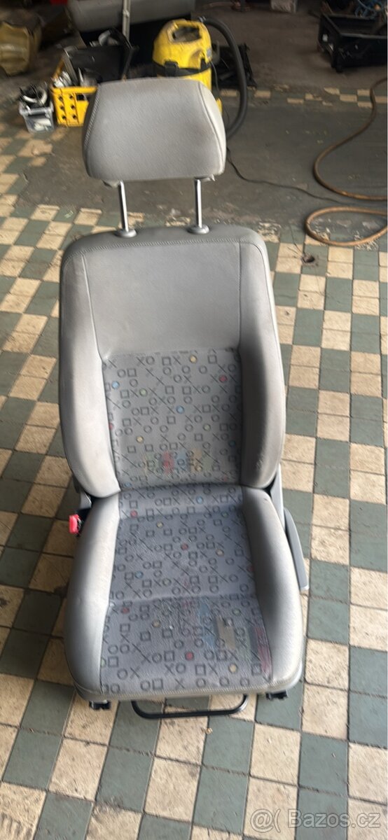 Sedadlo řidiče VW T5 - 3