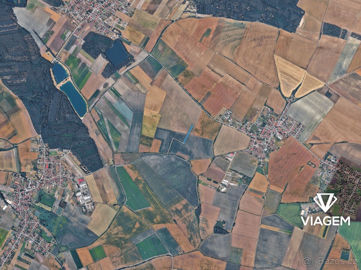 Pole 5 921 m² - 3