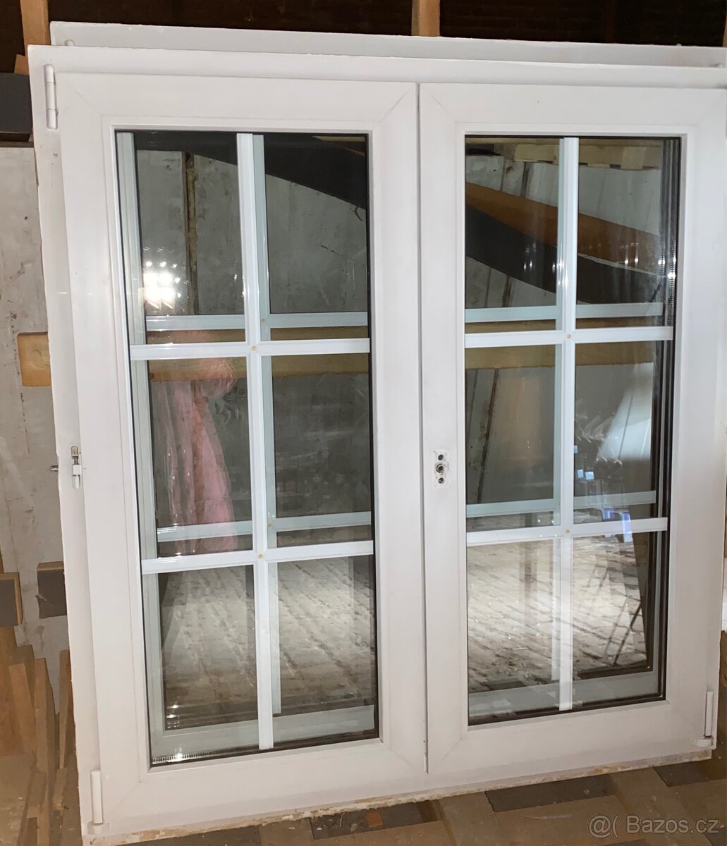2ks plastové okna s mřížkou - 124x137 cm - 3