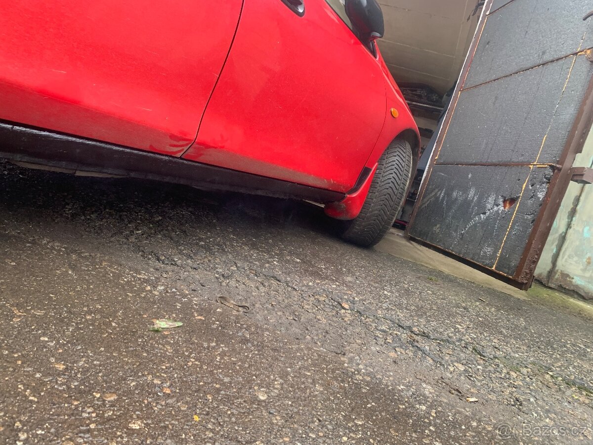 Prodám vyměním Mazdu 323F REZERVACE - 3