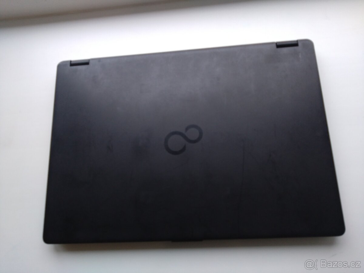 notebook Fujitsu U747 i5 6200U na náhradni dily - 3