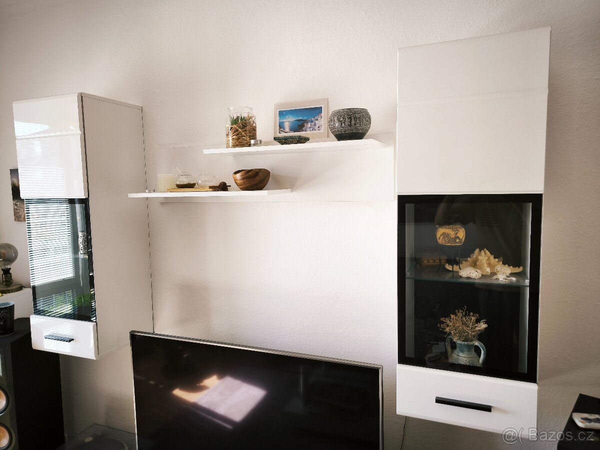 obývací stěna s konf.stolkem - 3